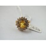 An attractive citrine ring in 18ct gold - size O - 5.9gms