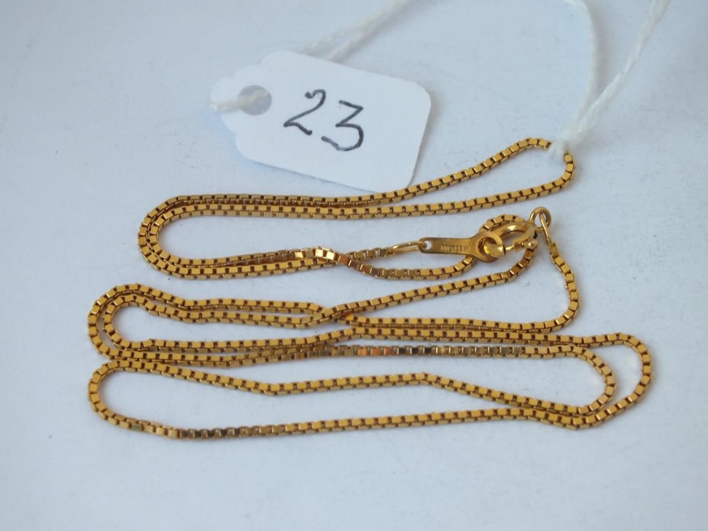 A box link chain in 14ct gold - 4.8gms
