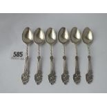 An attractive set of 6 pierced teaspoons - Chester 1909