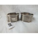 A pair of octagonal napkin rings with plain cartouche - 35gms