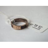 A Victorian decorative hair mourning ring in 9ct & hallmarked 1894 - size L - 1.4gms