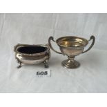 A boat-shaped salt with bgl and a small cup - 86gms