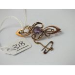 A amethyst & pearl brooch in 9ct - 3.3gms