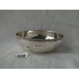 A heavy circular bowl with gadroon rim - 5"DIA - Sheffield 1903 by HA - 172gms
