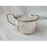A Georgian drum mustard pot - London 1820 - marks are rubbed by EAMES & BARNARD 115 gms (no liner)