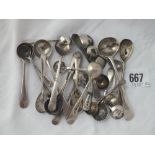 A Group of 24 various cruet spoons - 126gms