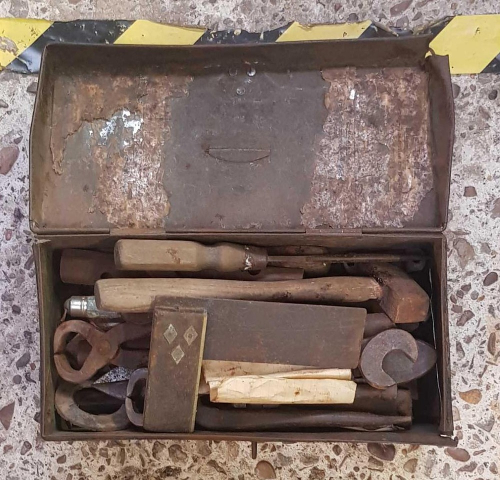 SMALL BLACK TIN TOOL BOX WITH QTY OF OLD HAND TOOLS