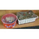 SERVING BOX WITH VARIOUS COTTON REELS & A TUB WITH SNAP FASTENERS, NEEDLES & SOME BUTTONS