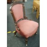 AN ANTIQUE MAHOGANY BEDROOM CHAIR