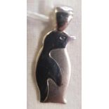 9ct WHITE GOLD PENDANT IN FORM OF A PENGUIN