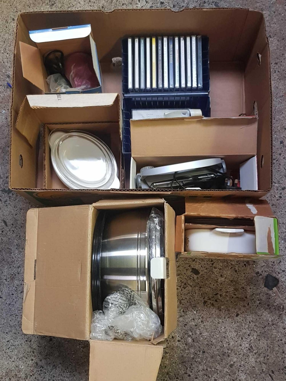 CARTON WITH CD'S, BOXED COOKING WARE & A 3 BAND PORTABLE RADIO