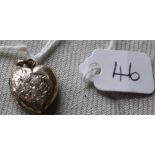 Antique heart shaped back & front locket with engraved decoration in 9ct - 2.3gms