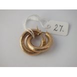 A pair of reeded hoop earrings in 9 ct - 4.5gms