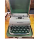 REMINGTON TYPEWRITER IN CASE