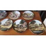 LARGE QUANTITY OF WEDGEWOOD PICTURED PLATES AND OTHER