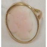 A CARVED CAMEO RING SET IN GOLD