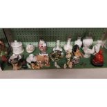 SHELF OF CERAMIC ITEMS, ORNAMENTS OF BIRDS ETC