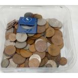 A TUB OF MISCELLANEOUS FOREIGN AND BRITISH COPPER NICKEL COINSNSNAGE