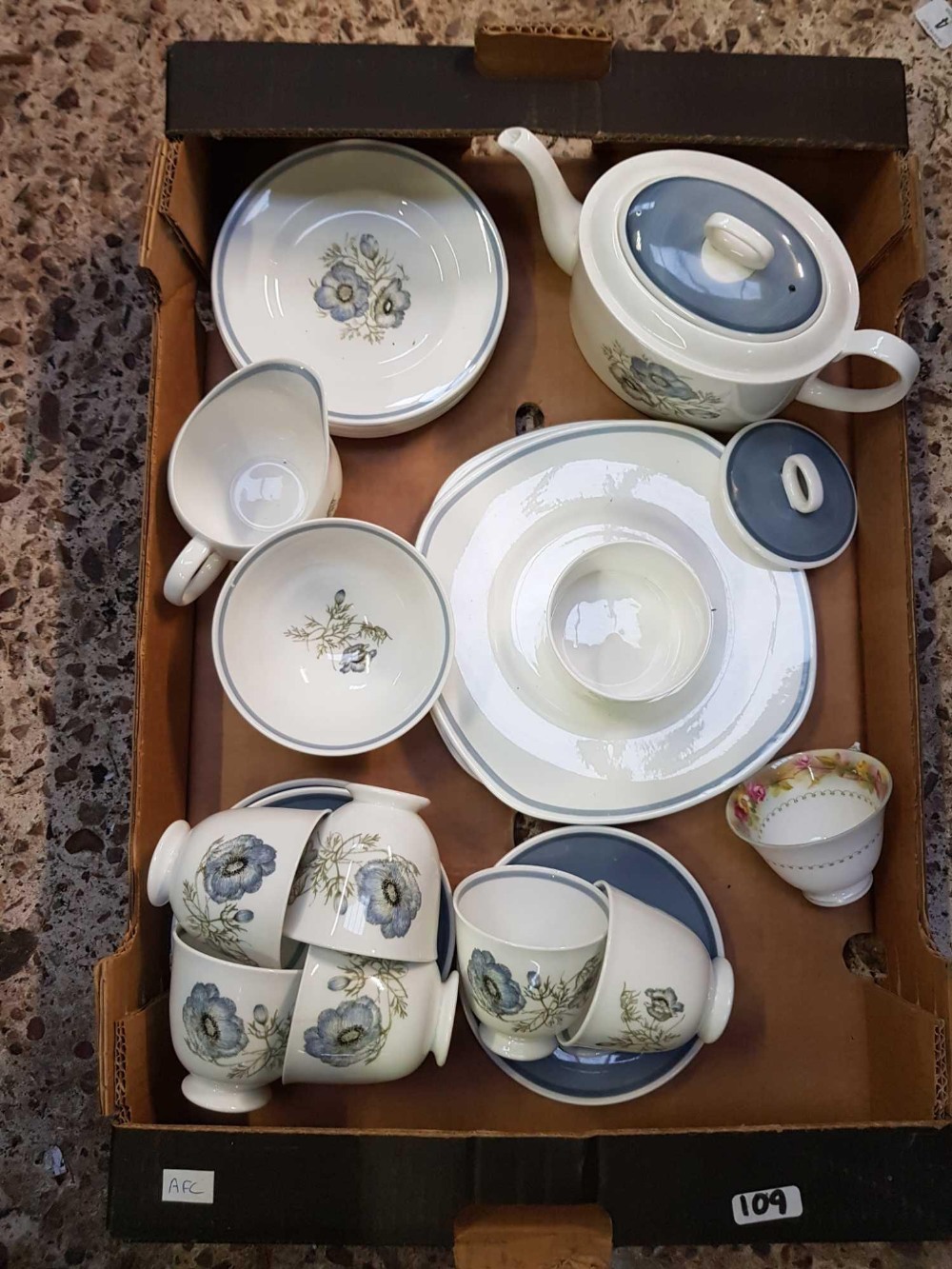 TWO CARTONS OF MIXED CHINAWARE INCLUDING PART SUZY COOPER TEA SET OF GLEN MIST, ROYAL DOULTON MINDEN