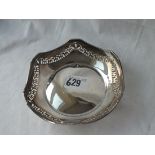 A circular dish with pierced border - 5"DIA - B'ham 1921 by SMN - 86gms