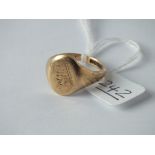 A signet ring in 9ct - size S - 4.8gms