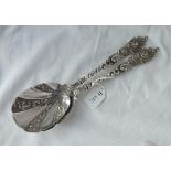 A good heavy pair of late Victorian serving spoons with cast stems - London 1891 - 211gms
