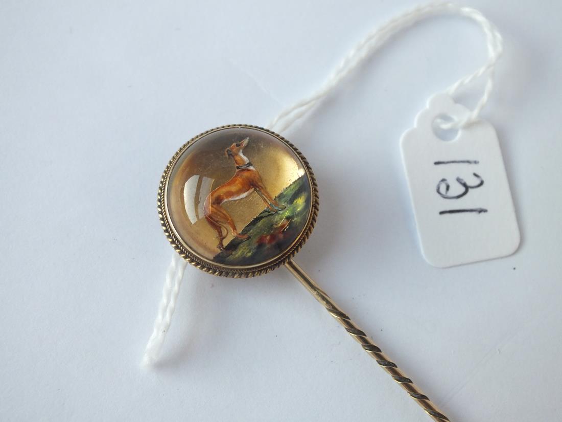 A ANTIQUE VICTORIAN ESSEX REVERSE INTAGLIO STICK PIN OF A GREYHOUND SET IN 15CT GOLD - Image 3 of 4