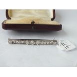 A BOXED EDWARDIAN DIAMOND & PLATINUM BROOCH (1.3/4 carats)