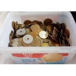 A tub of world coins - approx. 4kg