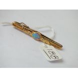 AN OPAL & DIAMOND TIE CLIP IN 18CT GOLD - 6.4gms