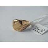 A signet ring in 9ct - size S - 3.4gms