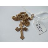 A cross pendant necklace in 9ct - 1.9gms