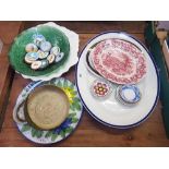 QTY OF MIXED CHINAWARE INCL; MEAT PLATES, SALAD BOWLS, VASES, MUGS & CUPS