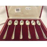 MODERN BOXED SET OF EDINBURGH SIL TEA SPOONS