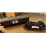 HORNBY 'OO' GAUGE TANK LOCOMOTIVE 0-6-0 & ROYAL MAIL COLLECTOR CARRIAGE