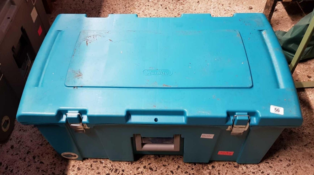 PLASTIC TURQUOISE STORAGE TRUNK ON WHEELS