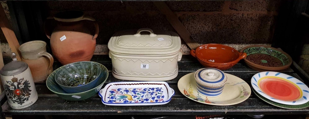 SHELF WITH QTY OF URBAN WARE & GLAZED DISHES, BOWLS & CROCK POT