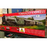 HORNBY BOX SET (AS NEW) 'OO' GAUGE TORNADO EXPRESS 4-6-2