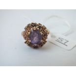An amethyst ring in 9ct - size S - 5.6gms