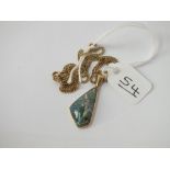 AN 18CT GOLD OPAL PENDANT ON 18CT CHAIN