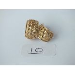 A pair of half hoop earrings in 14ct gold - 4.2gms