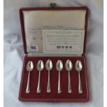 A set of six boxed tea spoons with British hallmarks by R&B - 78 gms.