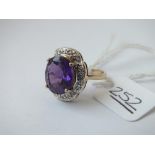 A 9ct dress ring set with amethyst - size L - 3.83gms