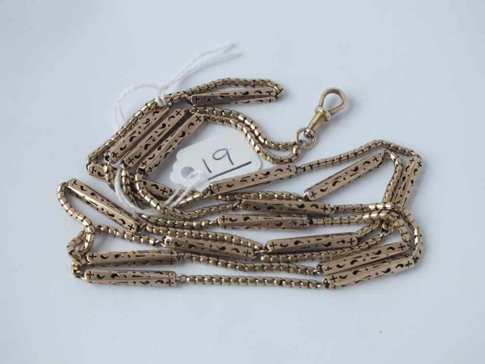 A FANCY PIERCED OBLONG CHAIN IN 9CT - 24.4gms