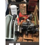 CARTON WITH LETTER RACK, 2 METAL MEAT MINCERS, POCKET WEIGHT SCALES, A FLOWER SHAKER & OTHER KITCHEN