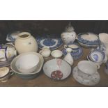 SHELF CONTAINING BLUE & WHITE CHINA, CUPS & SAUCERS, JUGS