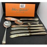 TRAY OF SIL HANDLED JAM KNIVES, SIL BUTTER KNIFE & 2 SIL SPOONS