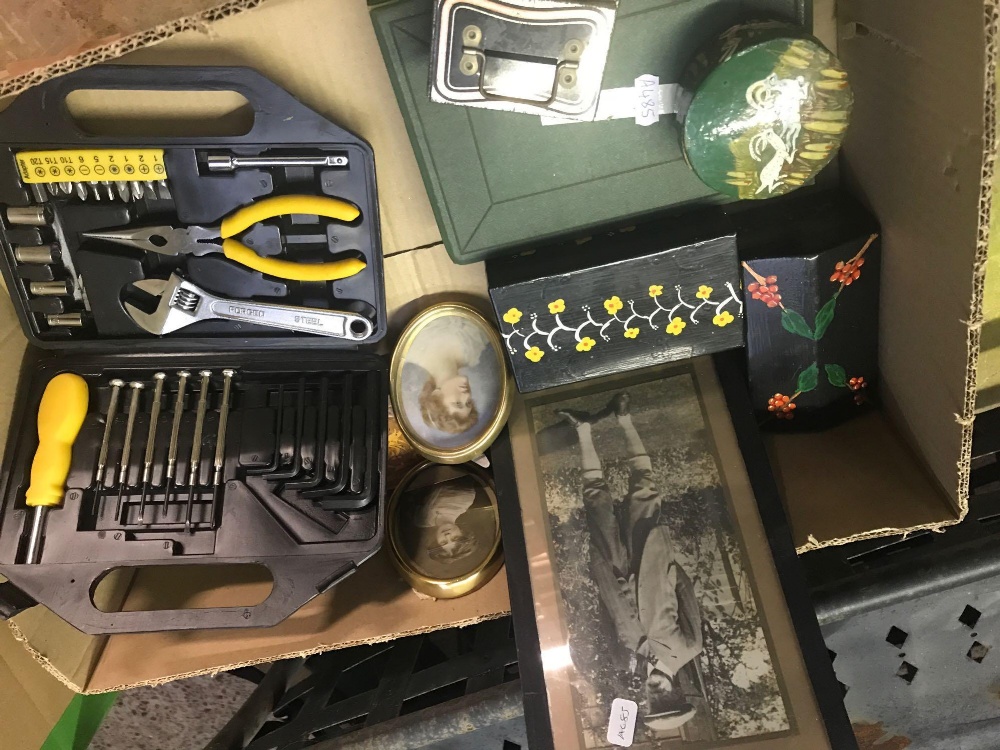 CARTON OF MIXED TRINKET BOXES, A SMALL TOOL SET & A BOOK BOX OF FIRST WORLD WAR PHOTOGRAPH'S