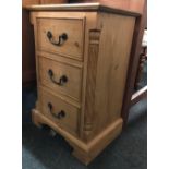 PINE SMALL CHEST OF 3 DRAWERS WITH BLACK METAL HANDLES