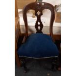 CARVED EDWARDIAN MAHOGANY UPHOLSTERED DINING CHAIR ON CASTERS